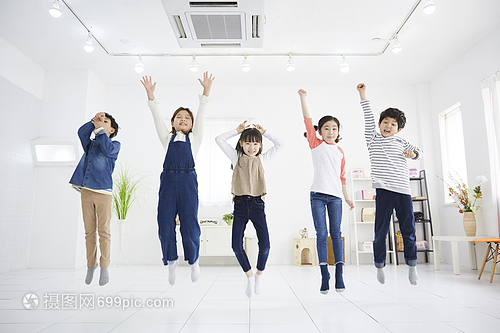 跳花快乐生活团结朋友